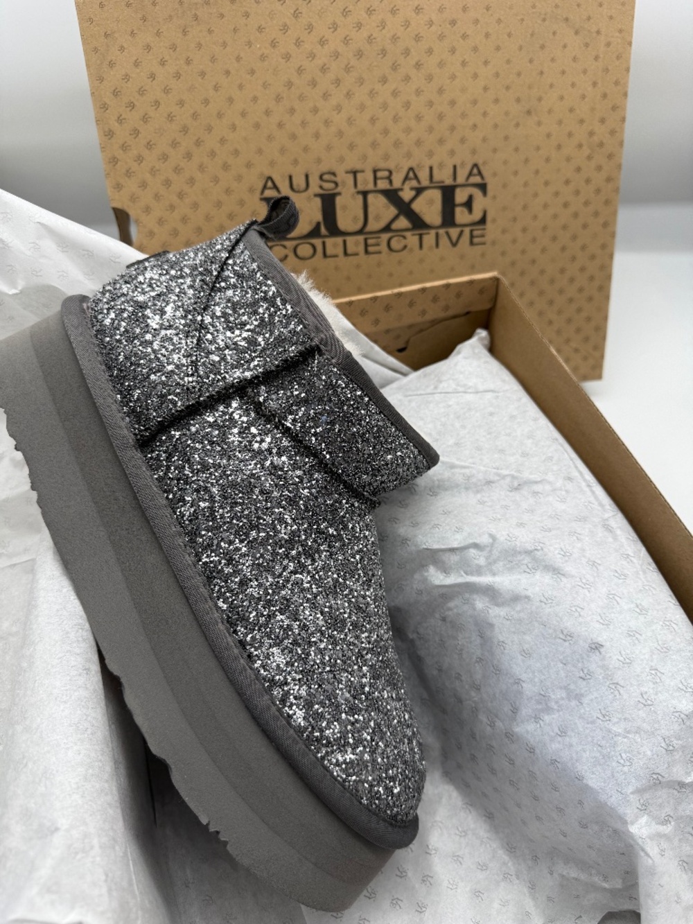 AUSTRALIA LUXE CO. COSY ULTRA PLATFOAM PEWTER CRYSTALS GLITTER. NEW